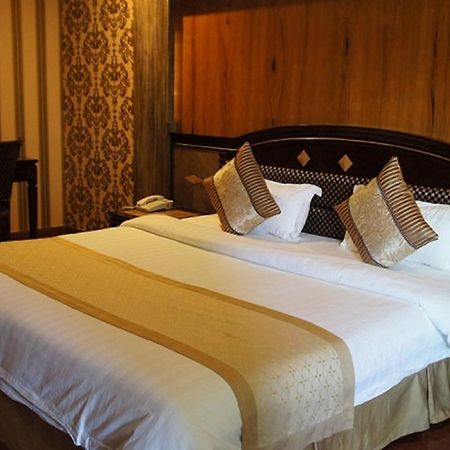 Interpark Hotel Olongapo Kültér fotó