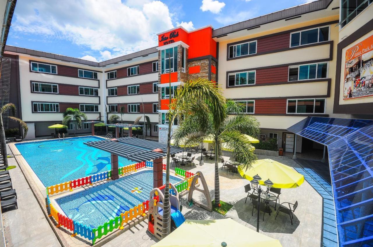 Interpark Hotel Olongapo Kültér fotó